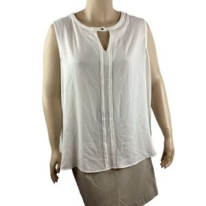 Avenue Top Size 26/28 White Sleeveless